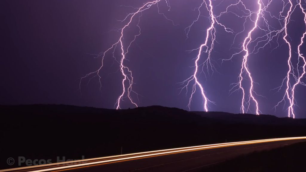 Using Lightning Essential Tips and Tricks for Capturing Amazing Lightning Images ...