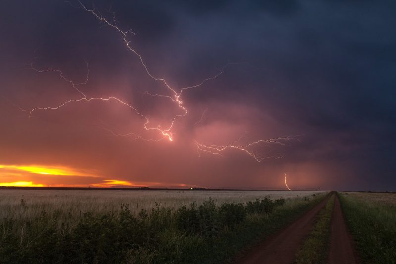 Anvil crawler lightning