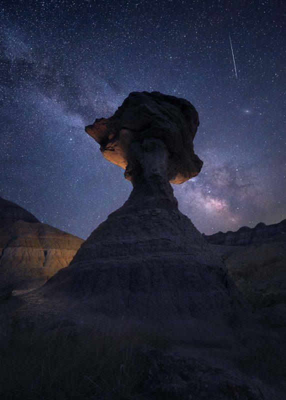 Start Photography: Milky Way and shooting star over the toadstool rock formation