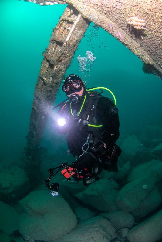 wreck diving photography