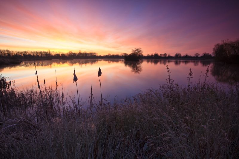 dawn lake photography